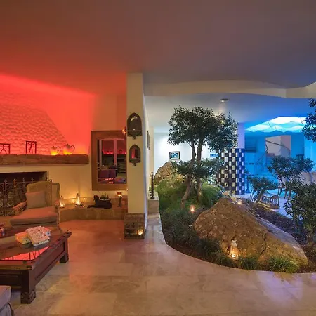 מלון Yalicapkini Boutique 4*