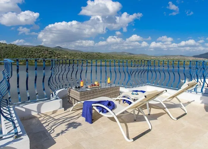 Yalicapkini Boutique