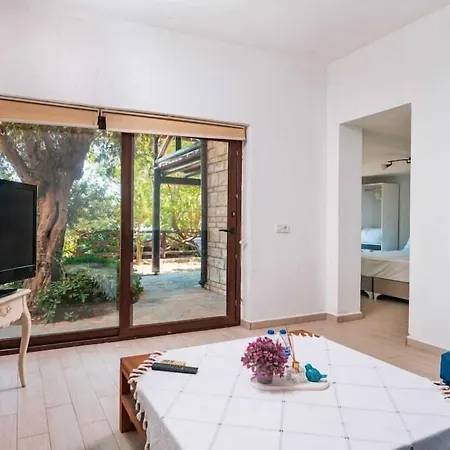 Yalicapkini Boutique