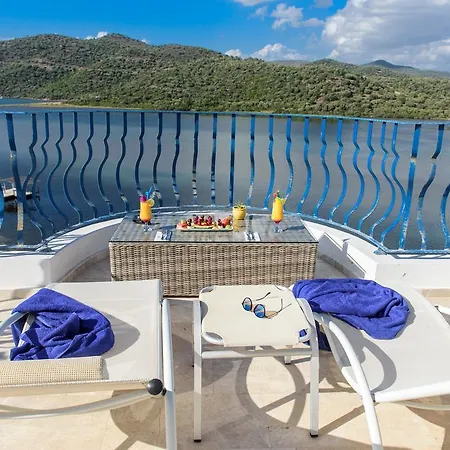 Yalicapkini Boutique