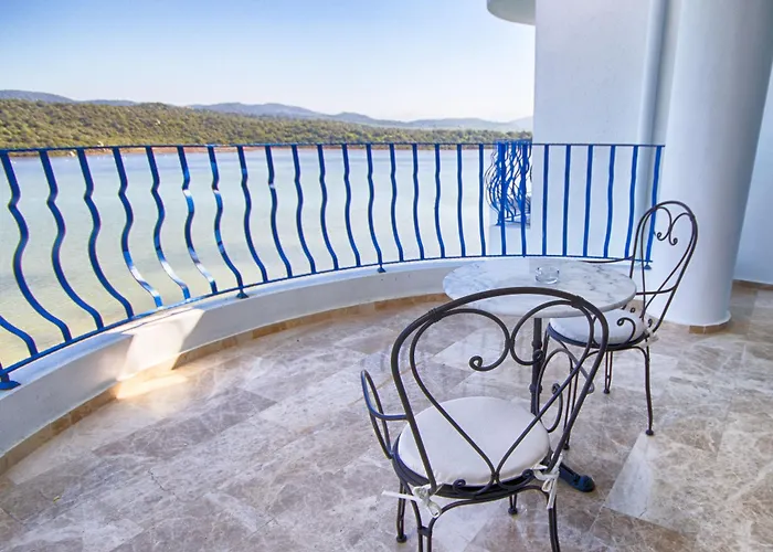 Yalicapkini Boutique